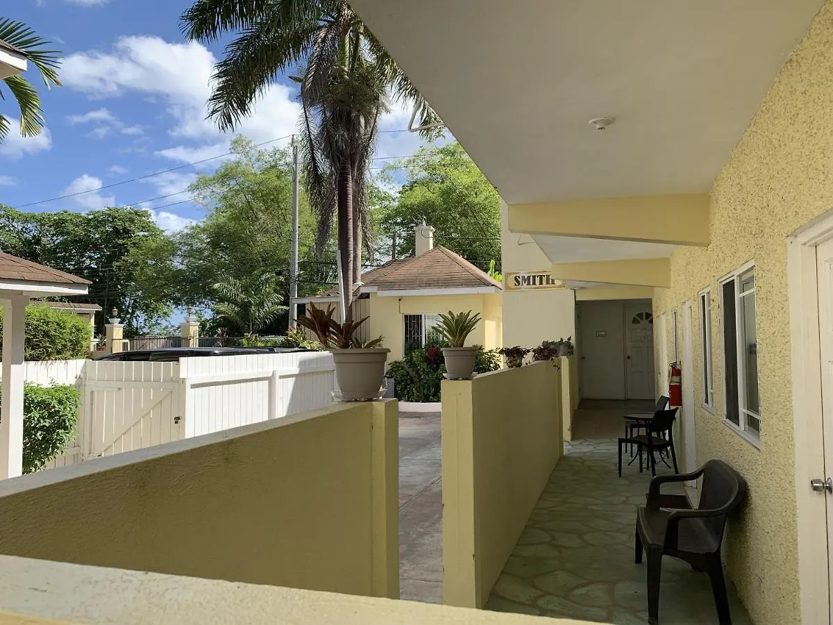 Relax In Jamaica - Enjoy 7 Miles Of White Sand Beach! Villa Negril