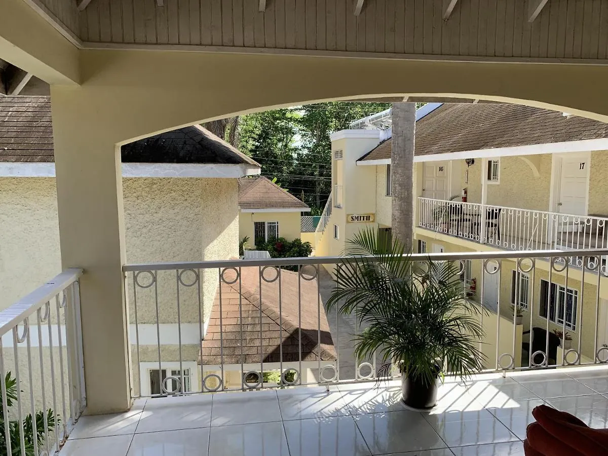 Relax In Jamaica - Enjoy 7 Miles Of White Sand Beach! Villa Negril