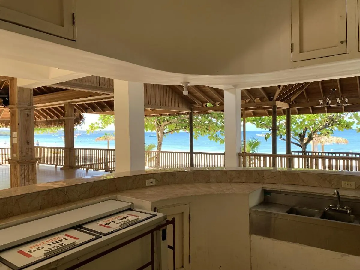 Relax In Jamaica - Enjoy 7 Miles Of White Sand Beach! Villa Negril Jamaica